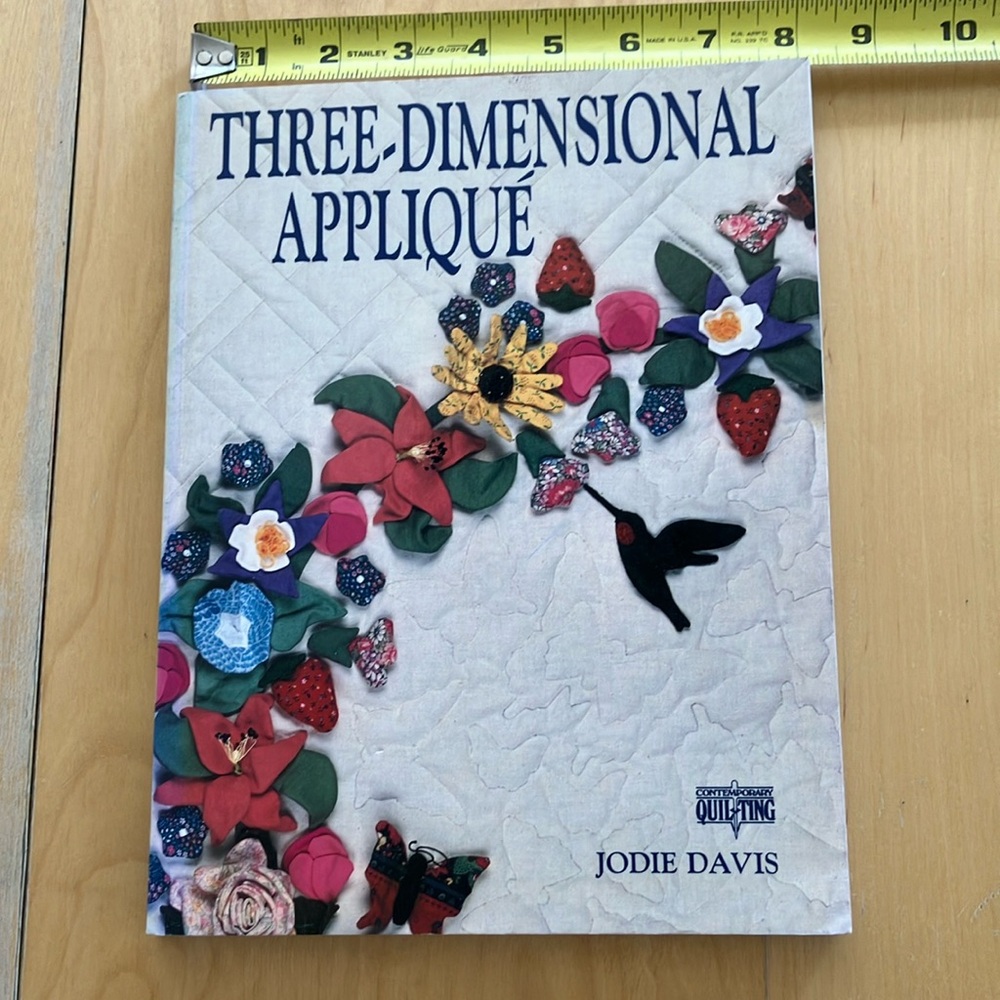BOOK Three-Dimensional Appliqué perfect gift for quilter like New